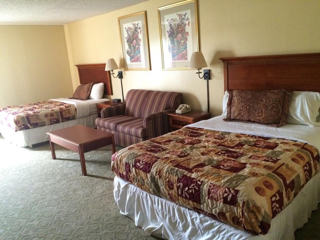 Plaza Hotel And Suites Pine Bluff Luaran gambar