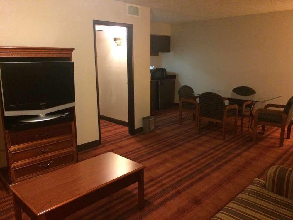 Plaza Hotel And Suites Pine Bluff Luaran gambar